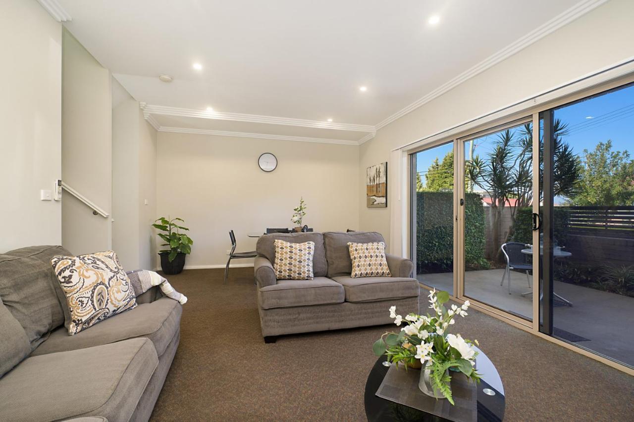 Newcastle Short Stay Accommodation - Birmingham Garden Townhouses Ngoại thất bức ảnh