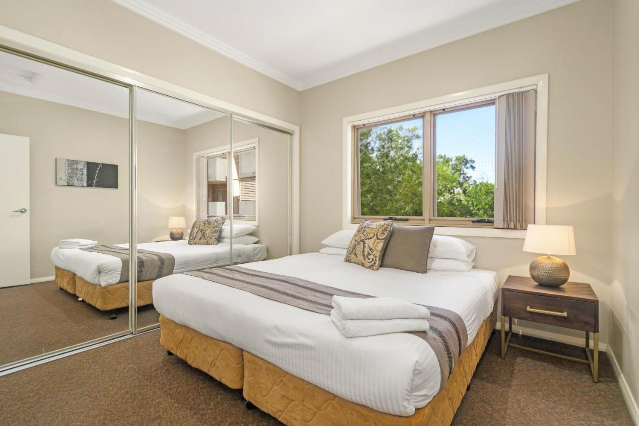 Newcastle Short Stay Accommodation - Birmingham Garden Townhouses Ngoại thất bức ảnh