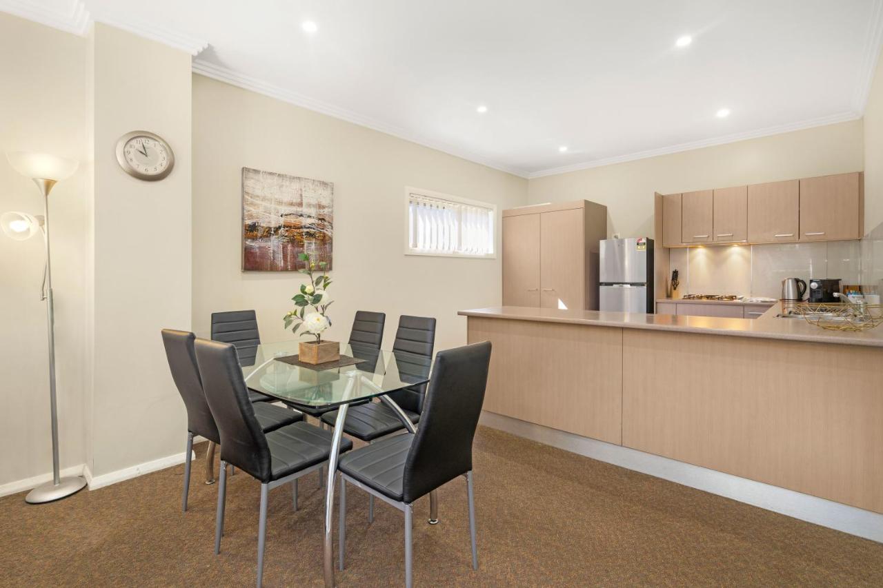 Newcastle Short Stay Accommodation - Birmingham Garden Townhouses Ngoại thất bức ảnh