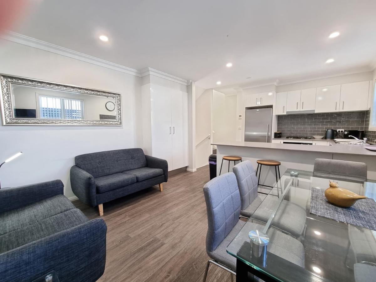 Newcastle Short Stay Accommodation - Birmingham Garden Townhouses Ngoại thất bức ảnh