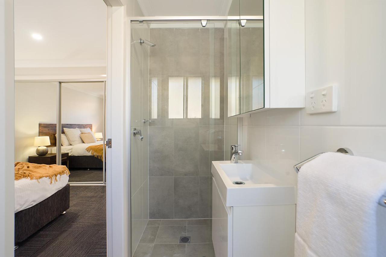 Newcastle Short Stay Accommodation - Birmingham Garden Townhouses Ngoại thất bức ảnh